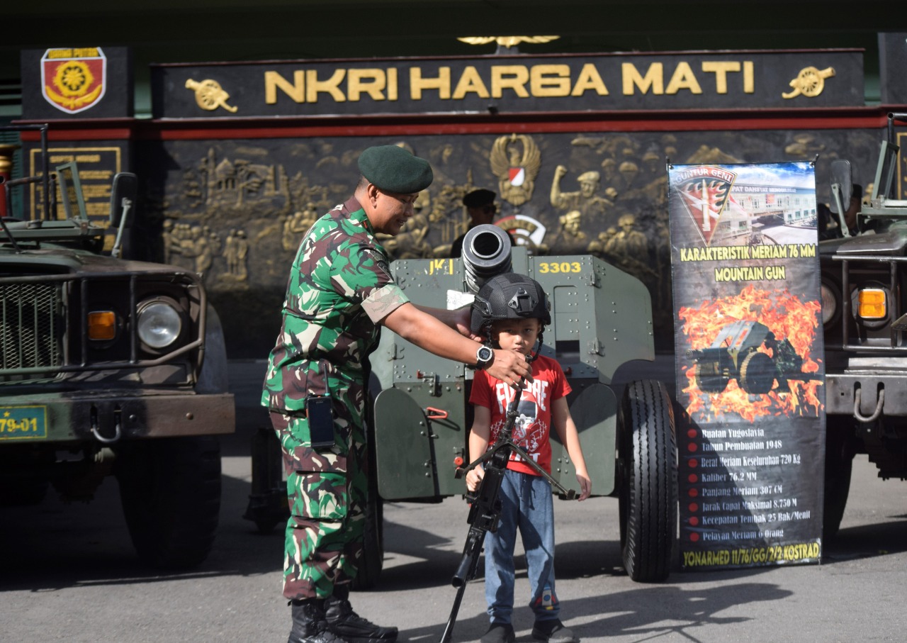 Yonarmed 11 Kostrad Meriahkan HUT TNI Ke 77 Gelar Konser Amal Dan