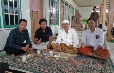 Foto calon Kepala desa bersama tokoh masyarakat