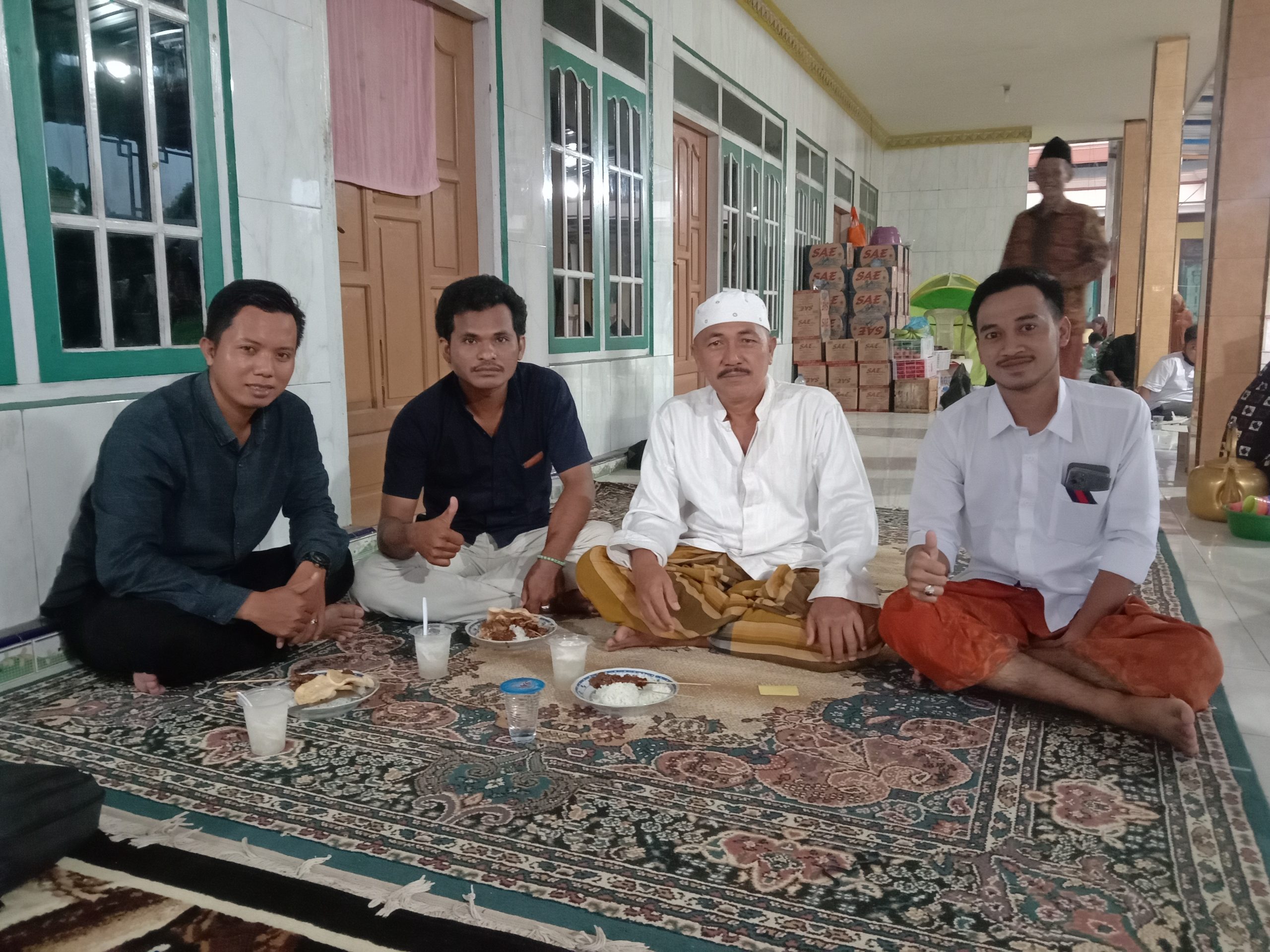 Foto calon Kepala desa bersama tokoh masyarakat