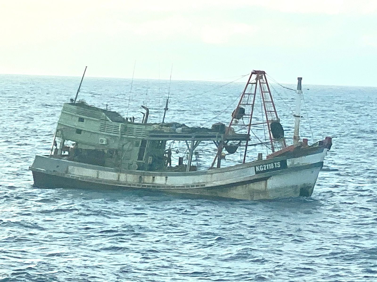 Operasi Akhir Tahun Bakamla Ri Tangkap Kapal Vietnam Curi Ikan Di Laut