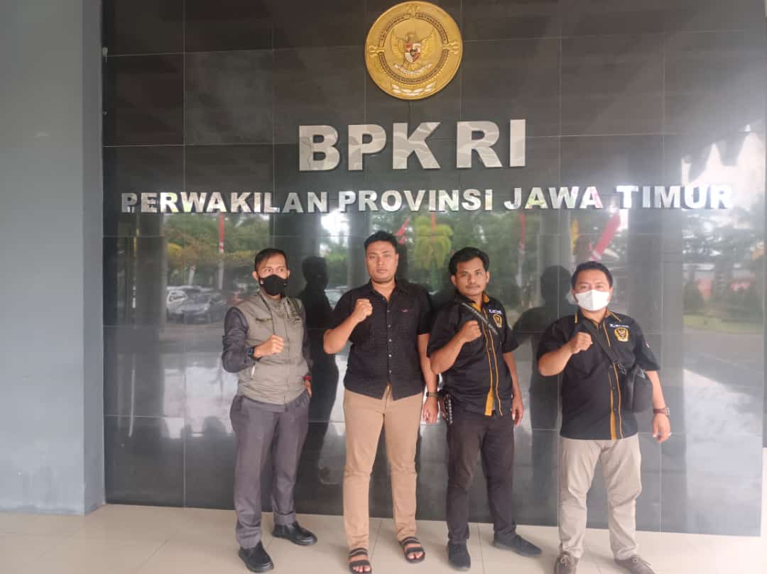 Foto bersama team LSM LPM Laskar Peduli Masyarakat