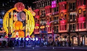 pedestrian-walk-infront-of-glowing-lanterns-decoration-during-the-mid-autumn-festival-at-chinatown-area-in-singapore-thursday-sept-8-2022-ap-photoyeen-ling-chong-2MAKTAC.jpg